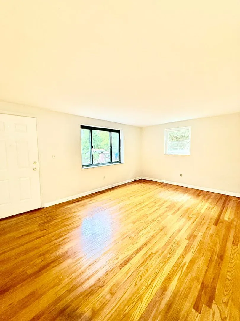 3447-3453 Evergreen Rd — Photo 4