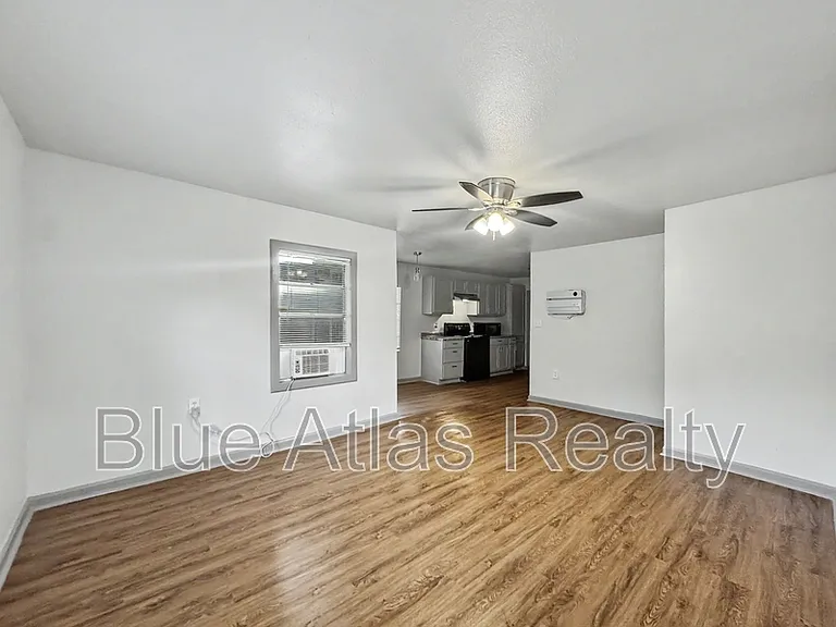 1714 NW Dallas St — Photo 3