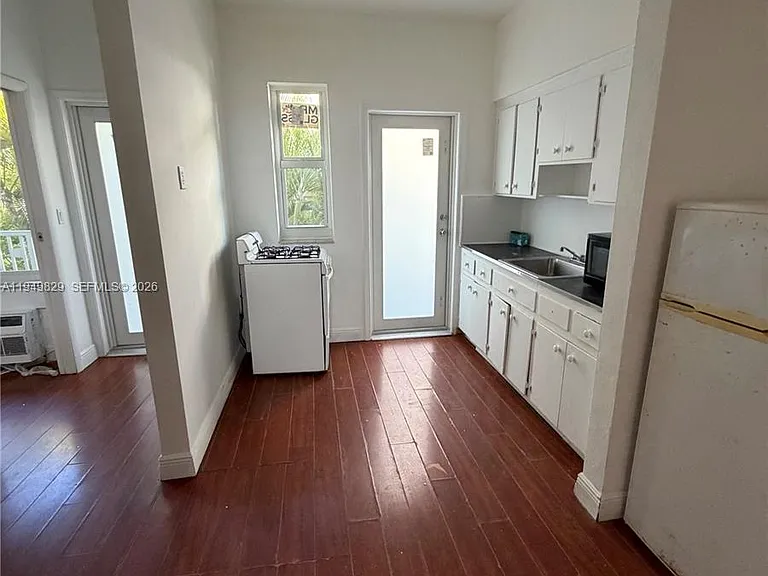 1026 Euclid Ave #6 — Photo 2