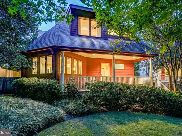 6 Montgomery Ave, Takoma Park, MD 20912