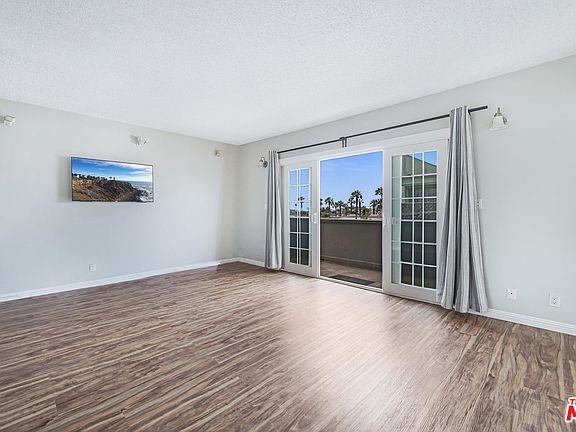 3rd image of 1138 12th St APT 11