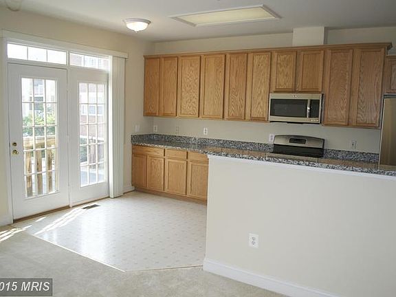 4th image of 905 Havencrest St