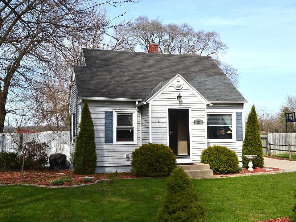 1st image of 523 Pinecrest St