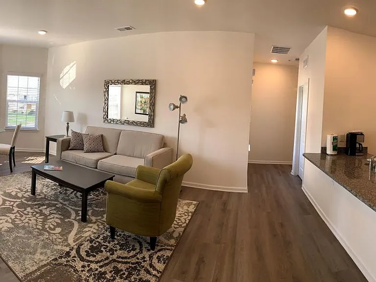 Towne Center Apartments — Photo 74