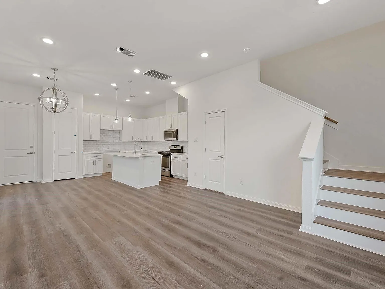 3 bed, 2.5 bath, 1406 sqft, $2,099 — Photo 4