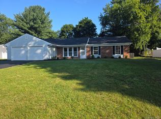 5 Orleans Green, Coram, NY 11727