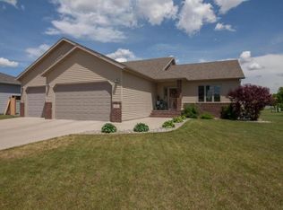 552 11th Ave N, Moorhead, MN 56560