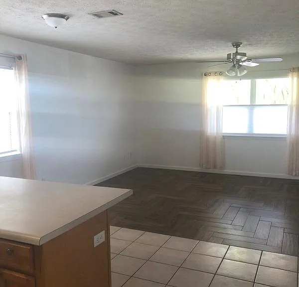 8001 S Lagoon Dr — Photo 4