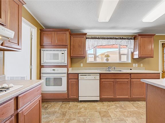 4th image of 2252 Brenda Ln