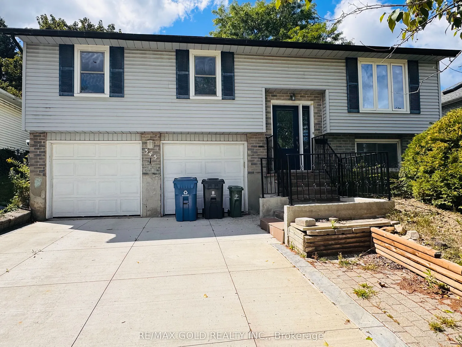 3 bed, $2,900 — Photo 1