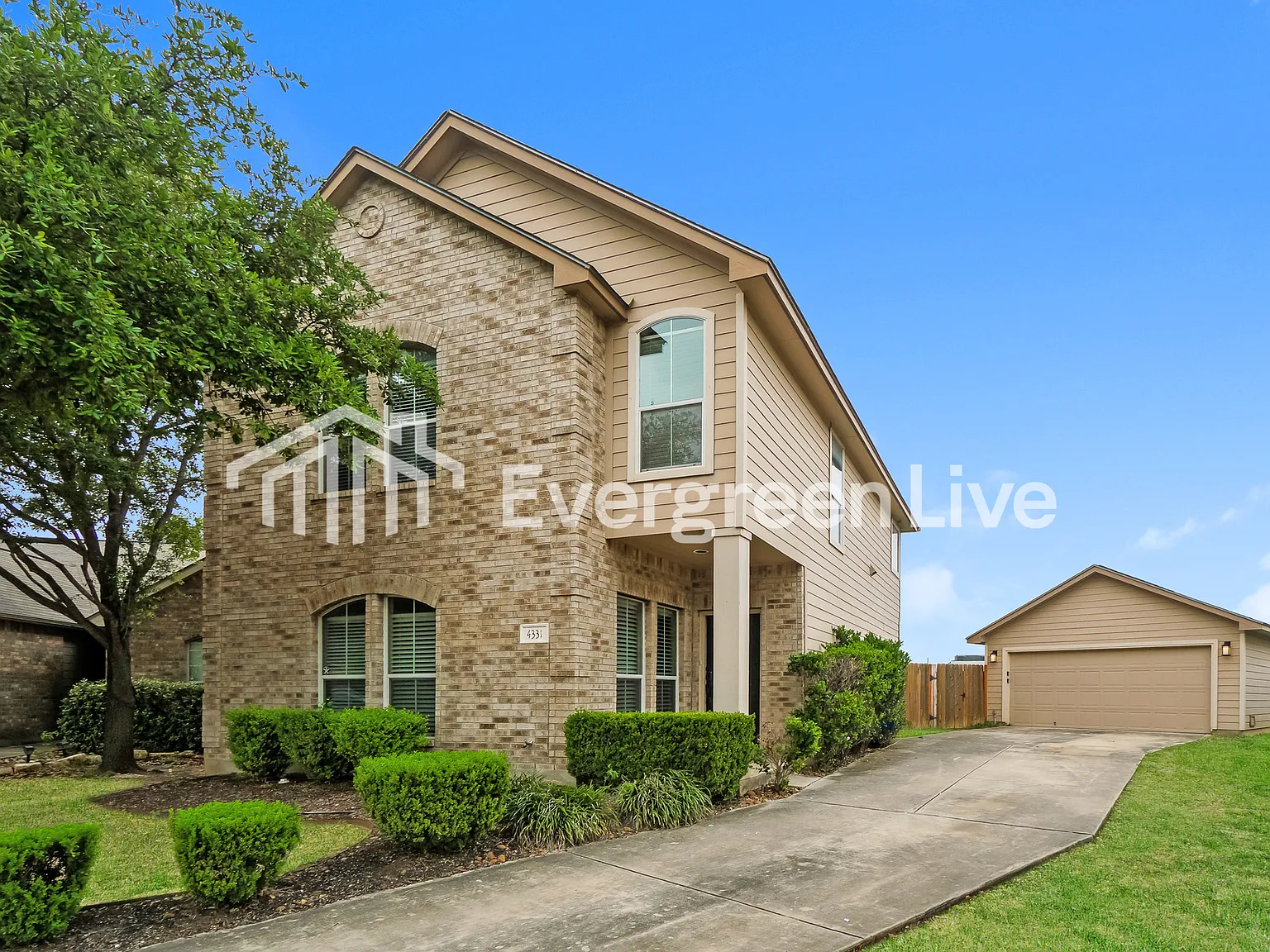 3 bed, 3.0 bath, 1997 sqft, $1,745 — Photo 2