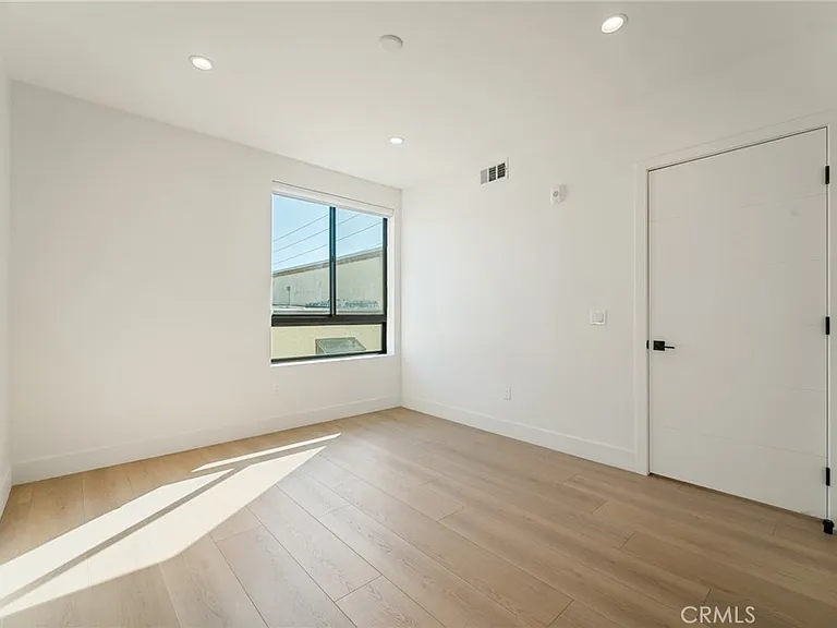 7510 Sepulveda Blvd #204 — Photo 20