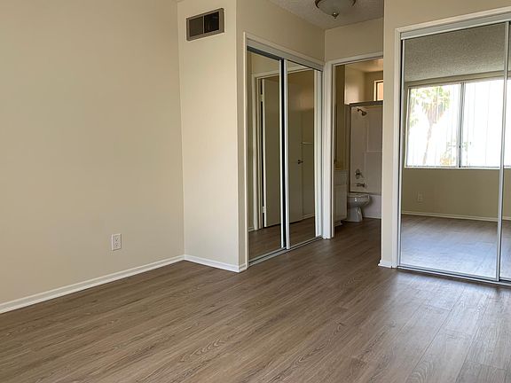 5th image of 3325 Castle Heights Ave APT 117