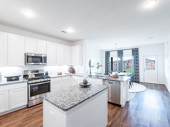5th image of 13113 Sapphire Lake Ln