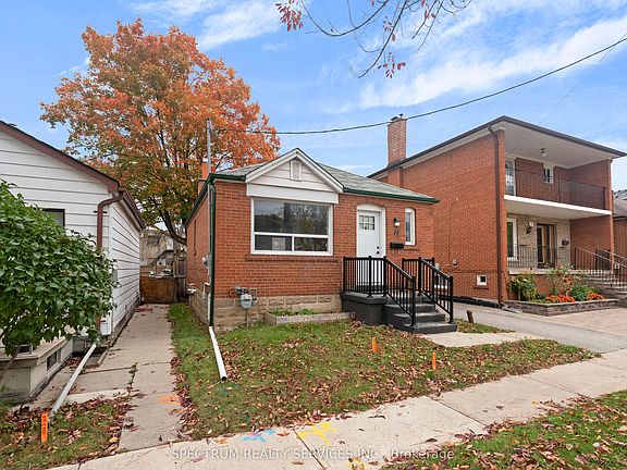 3rd image of 11 Vimy Ave