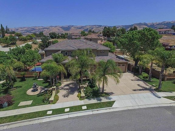 2nd image of 2602 Carmella Ct