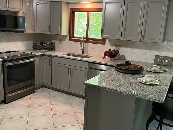 5th image of 7296 Langerford Dr