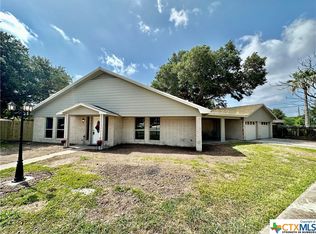 110 Brentwood Pl, Port Lavaca, TX 77979