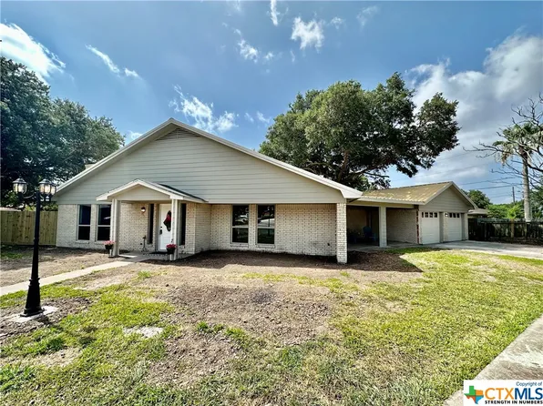 110 Brentwood Pl, Port Lavaca, TX 77979