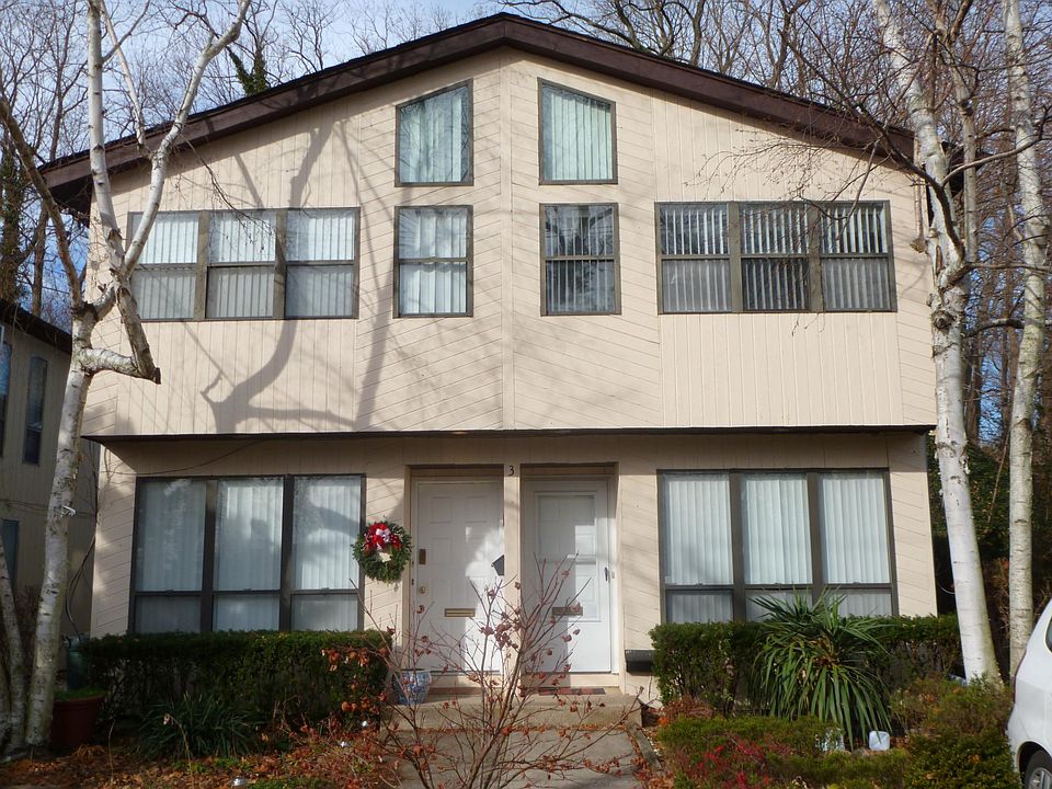 1st image of 3 West Dr #A