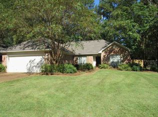 416 Autumn Creek Dr, Ridgeland, MS 39157