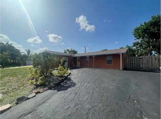 5739 Orchard Way, West Palm Beach, FL 33417