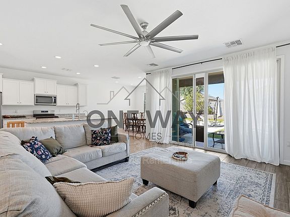 5th image of 30558 W Clarendon Ave