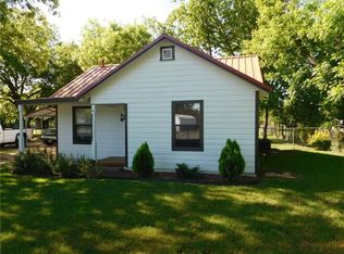 309 W Hall St, Bangs, TX 76823