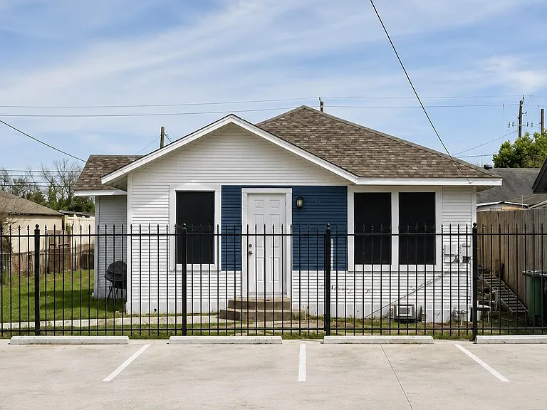 1704 Sam Wilson St #7 — Photo 1