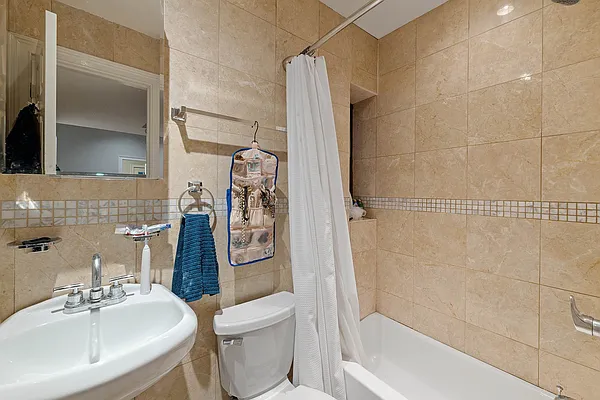 Rented by REAL New York | media 15