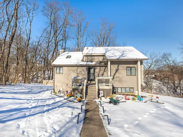 39 Valleywood Ln, Galena, IL 61036