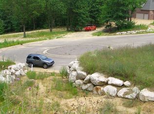 9046 Northpointe Rdg, Brighton, MI 48114