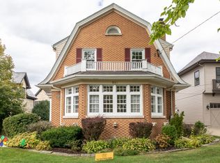 718 Hastings St, Park Ridge, IL 60068