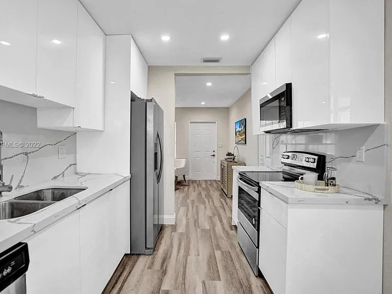221 NW 51st St — Photo 9