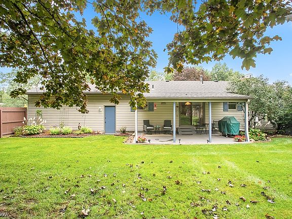3rd image of 1374 Whitehall Dr