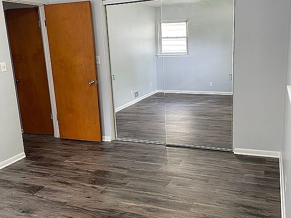 4th image of 7051 Schneider Ave