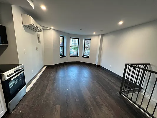 Rented by Delmark Realty LLC | media 13