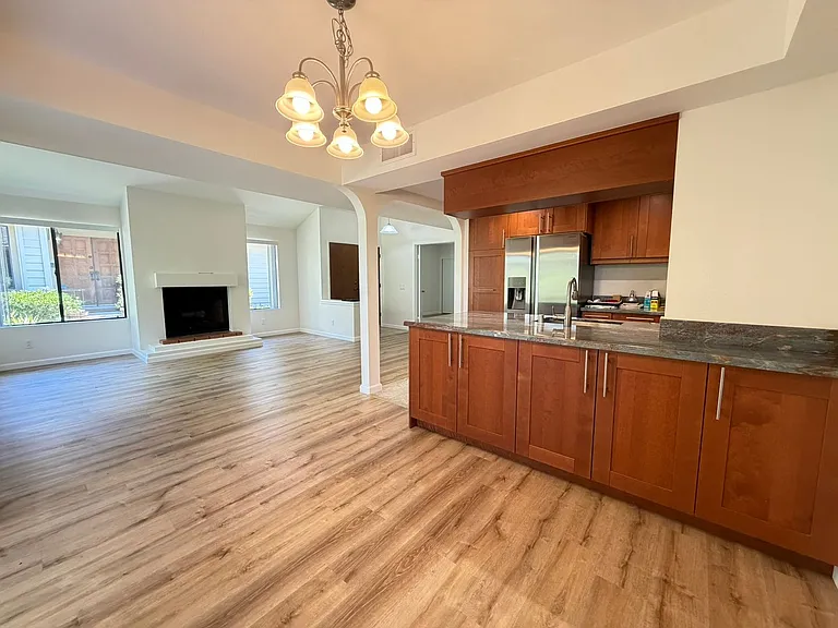 10360 Ridgewater Ln — Photo 7