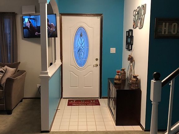 3rd image of 389 Hilton Dr
