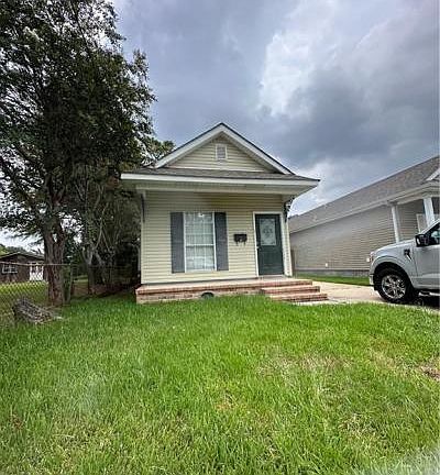 2nd image of 733 Avenue B