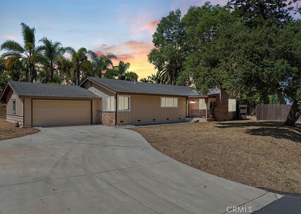 1st image of 213 Beaumont Dr