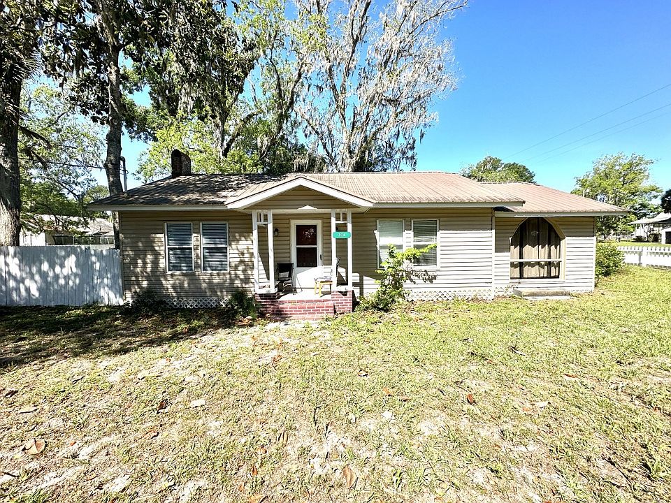 1st image of 204 S Fletcher Ave