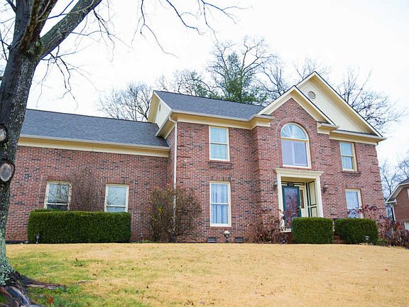 2nd image of 1304 Knightsbridge Dr