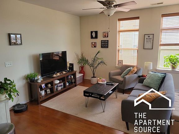 3rd image of 2951 N Clybourn Ave Floor 4