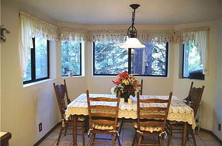 4th image of 27524 Ashwood Ln