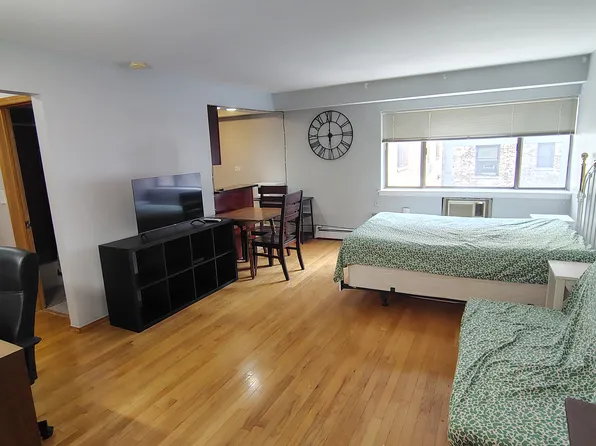 3620 N Pine Grove Ave, Chicago, IL 60613