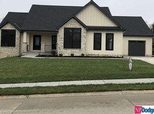 16423 Jaynes St, Omaha, NE 68116