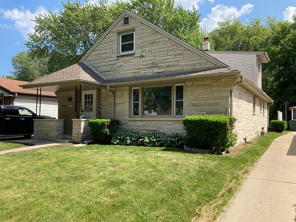 1st image of 2823 E Cudahy Ave