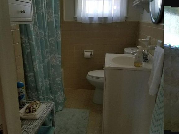 5th image of 106 Simmons Ave