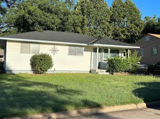 205 SE Elmhurst Ave, Bartlesville, OK 74006